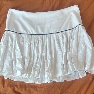 Vineyard Vines White Pleated Tennis Skort with Piping